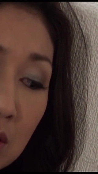 Today, I Will Be Hugged by My Best Friend's Stepmother... Vol.3-3