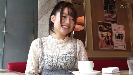 M420g08 a Serious Girl Who Is Doing Medical Affairs That Accepts the Video Shooting of the Underwear Model