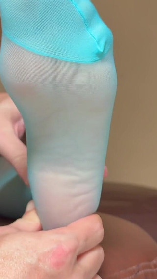 Foot Massage of Asian MILF Domme