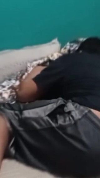 Morbosing My Stepsister's Whore, She Asks Me to Give Her a Massage