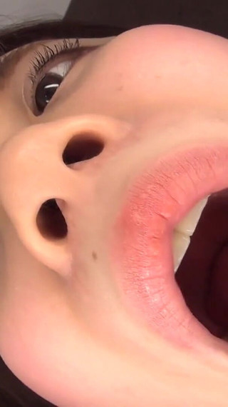 Intimate Close-up: Hikaru Akane’s Playful Tongue and Revealing Mouth Selfie!