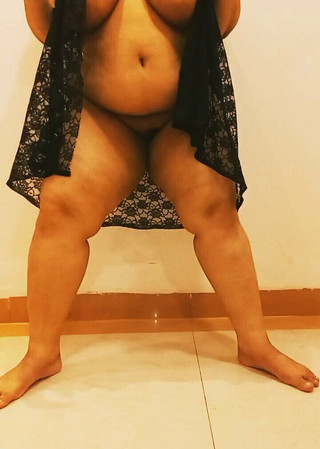 Indian Chubby Girlfriend Jumping, Twerking and Waving Her Huge Boobs in Slow-mo