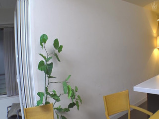 A married woman who is threatened and falls by seeing an affair site by an unemployed Stepbrother -in -law.