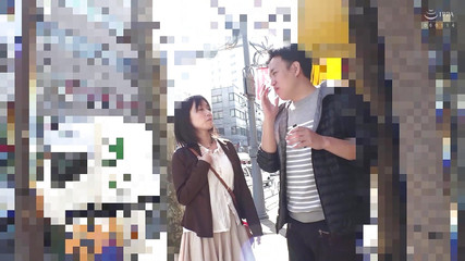 M612g03 the Young Wife Who Cooperated with the Questionnaire About the Affair Was a Bit Frustrated