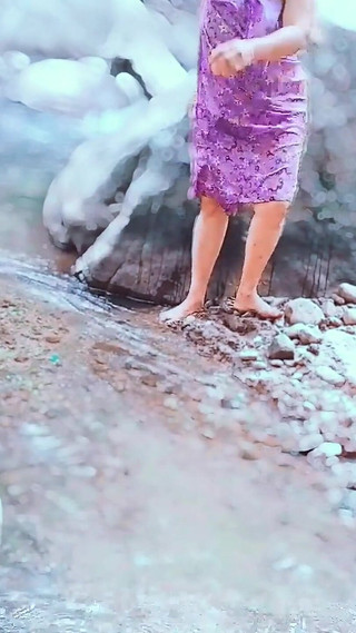 The Big Booty Woman Swimming Naked in the Water and Fucking in the Water on an Outdoor River