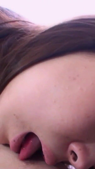 Makoto Kurosaki likes to put on make-up because he knows the guy likes it