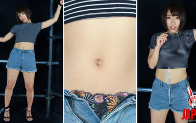 Restrained Miku Abeno's Navel in the Dark