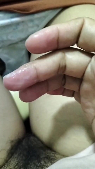 Lucky Kik Show Her Wet Pussy