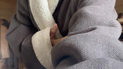 Hana Sexy Walk From Bedroom to Garden Make Her Flood